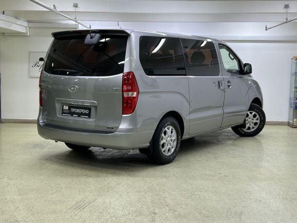 Hyundai Grand Starex, 2.5 л, АТ, 2010 фото 8