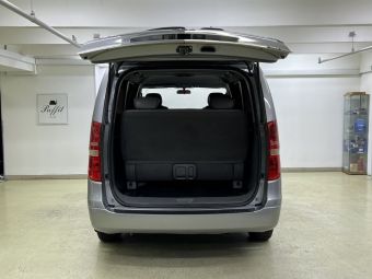 Hyundai Grand Starex, 2.5 л, АКПП, 2010 фото 9