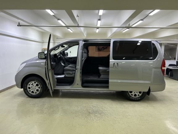 Hyundai Grand Starex, 2.5 л, АТ, 2010 фото 10
