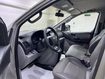 Hyundai Grand Starex, 2.5 л, АКПП, 2010 фото 11