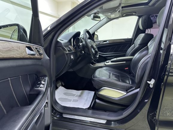 Mercedes-Benz GL-Класс GL 500 4MATIC Особая серия, 4.7 л, АТ, 2013 фото 9