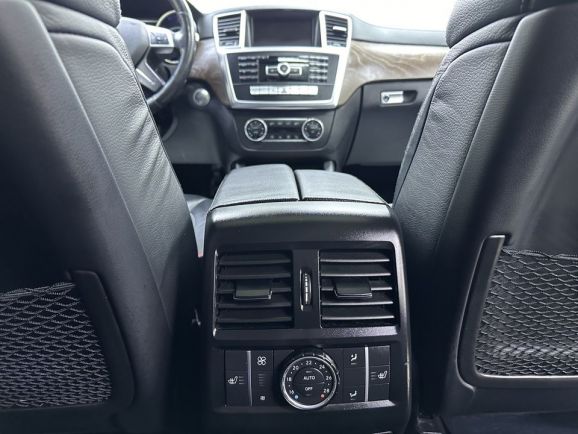 Mercedes-Benz GL-Класс GL 500 4MATIC Особая серия, 4.7 л, АТ, 2013 фото 19