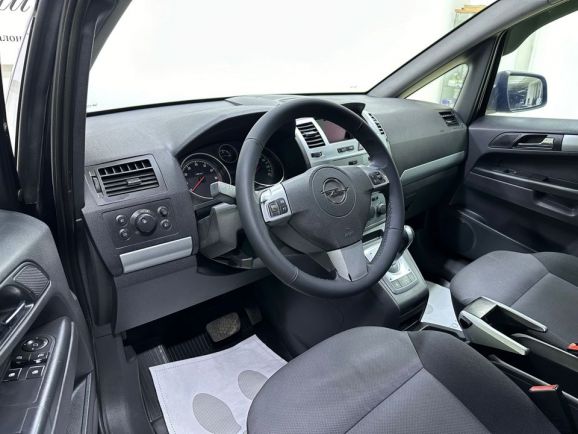 Opel Zafira, 1.8 л, Робот, 2010 фото 10