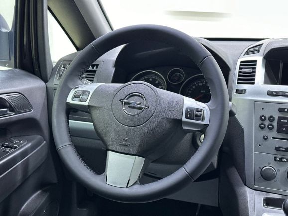 Opel Zafira, 1.8 л, Робот, 2010 фото 15