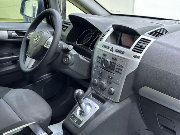 Opel Zafira, 1.8 л, Робот, 2010 фото 16