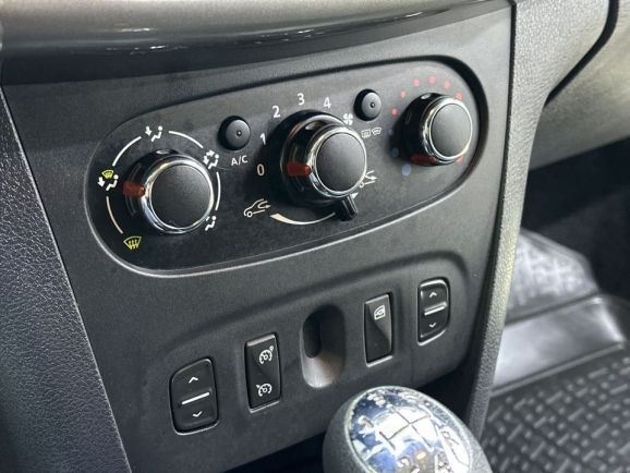 Renault Logan Privilege, 1.6 л, МТ, 2016 фото 18