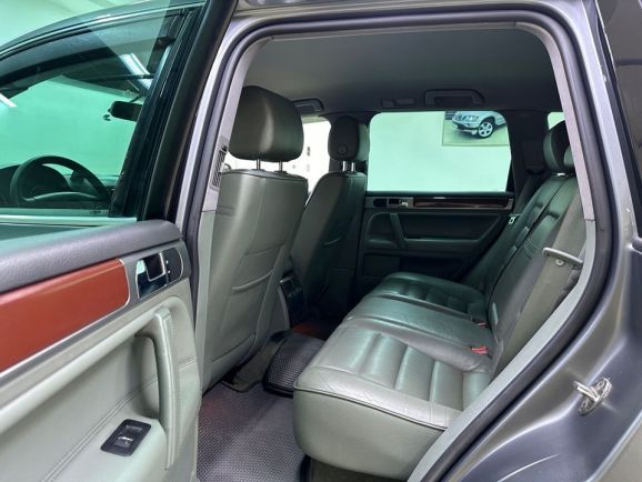 Volkswagen Touareg, 2.5 л, АТ, 2003 фото 1