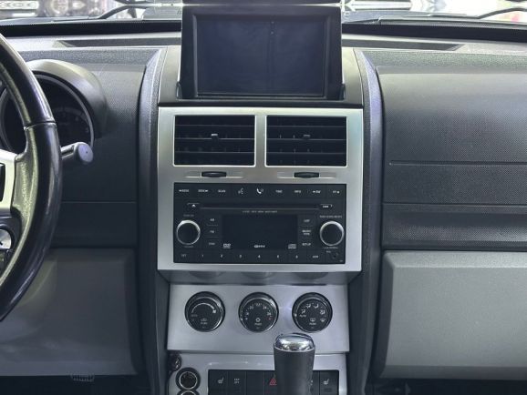 Dodge Nitro, 2.8 л, АТ, 2007 фото 16