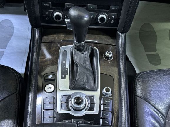 Audi Q7, 3.0 л, АТ, 2010 фото 17