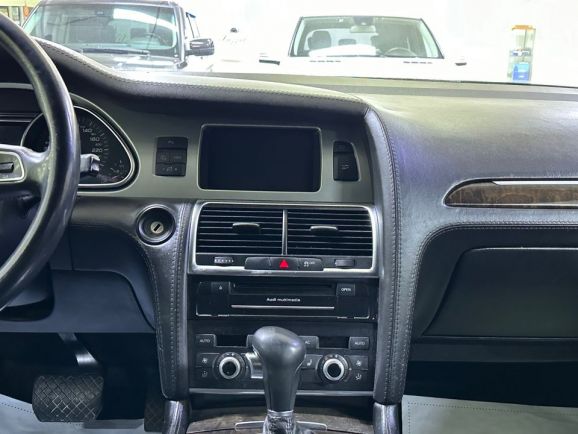 Audi Q7, 3.0 л, АТ, 2010 фото 18