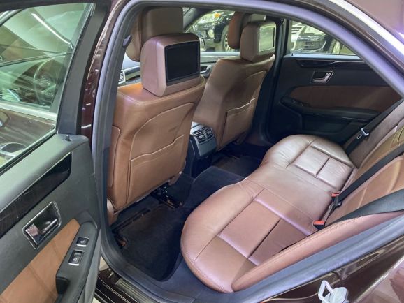 Mercedes-Benz E-Класс, 3.5 л, АТ, 2011 фото 1