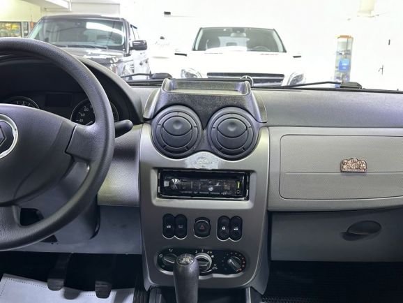 Renault Logan, 1.6 л, МТ, 2012 фото 13