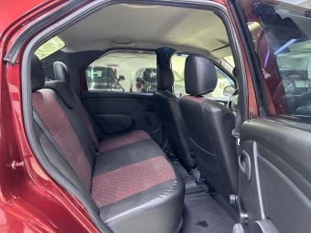 Renault Logan, 1.6 л, МКПП, 2012 фото 2
