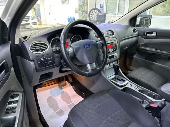 Ford Focus Ghia, 2.0 л, АТ, 2010 фото 9