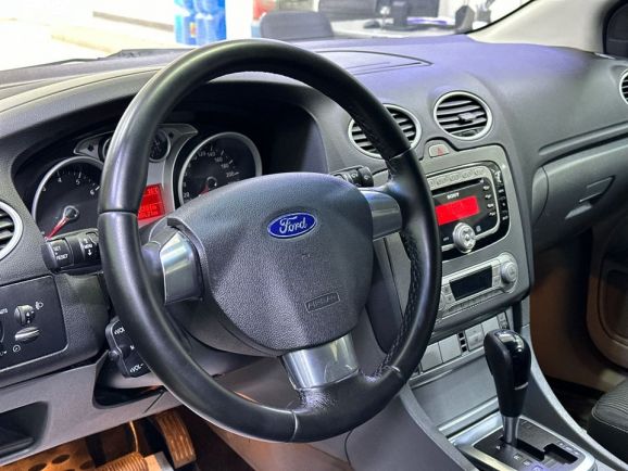 Ford Focus Ghia, 2.0 л, АТ, 2010 фото 11