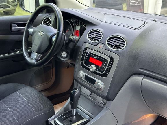 Ford Focus Ghia, 2.0 л, АТ, 2010 фото 17