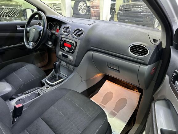 Ford Focus Ghia, 2.0 л, АТ, 2010 фото 18