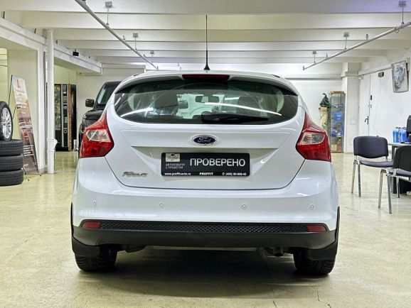Ford Focus Titanium, 1.6 л, Робот, 2014 фото 7