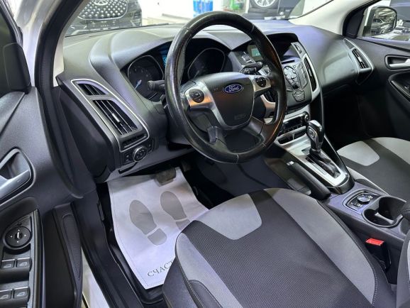 Ford Focus Titanium, 1.6 л, Робот, 2014 фото 10