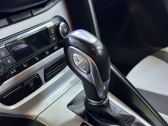 Ford Focus Titanium, 1.6 л, Робот, 2014 фото 15