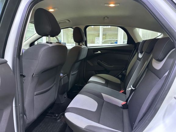 Ford Focus Titanium, 1.6 л, Робот, 2014 фото 1