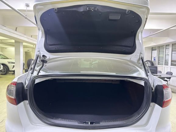 Ford Mondeo, 2.0 л, МТ, 2011 фото 9