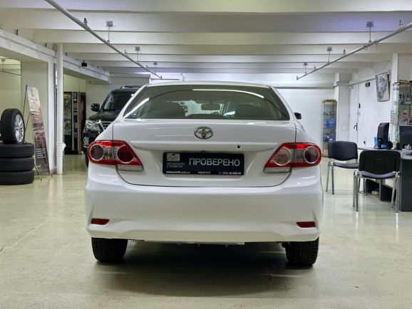 Toyota Corolla, 1.6 л, АТ, 2011 фото 7