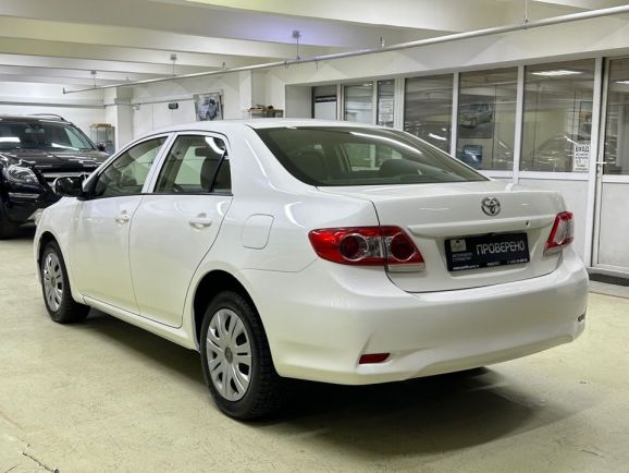 Toyota Corolla, 1.6 л, АТ, 2011 фото 8