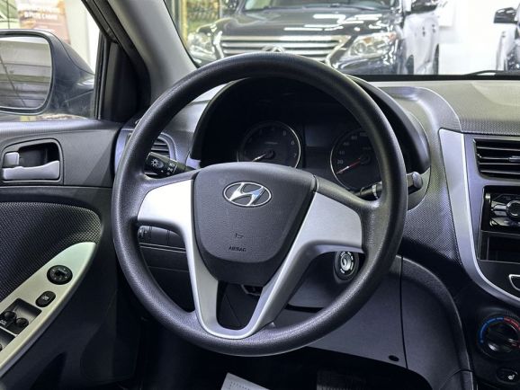 Hyundai Solaris, 1.6 л, АТ, 2012 фото 12