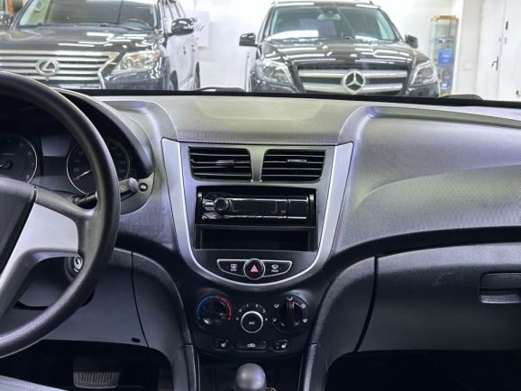 Hyundai Solaris, 1.6 л, АТ, 2012 фото 14