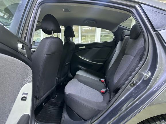 Hyundai Solaris, 1.6 л, АТ, 2012 фото 1