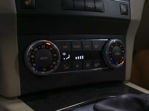 Mercedes-Benz GLK-Класс, 3.0 л, АТ, 2012 фото 16