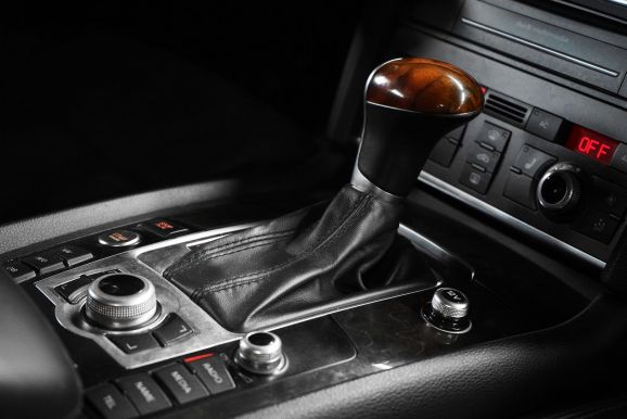 Audi Q7, 3.0 л, АТ, 2010 фото 1