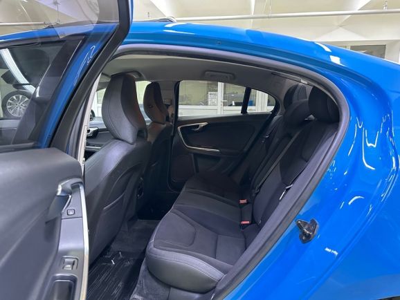 Volvo S60, 1.6 л, Робот, 2012 фото 2