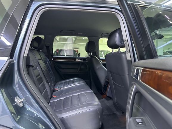 Volkswagen Touareg, 3.0 л, АТ, 2008 фото 1