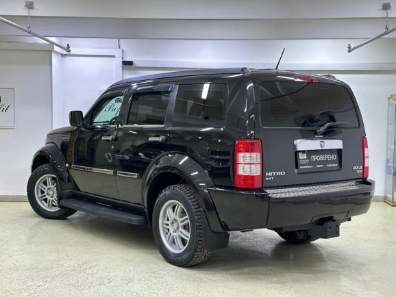 Dodge Nitro, 2.8 л, АТ, 2008 фото 8
