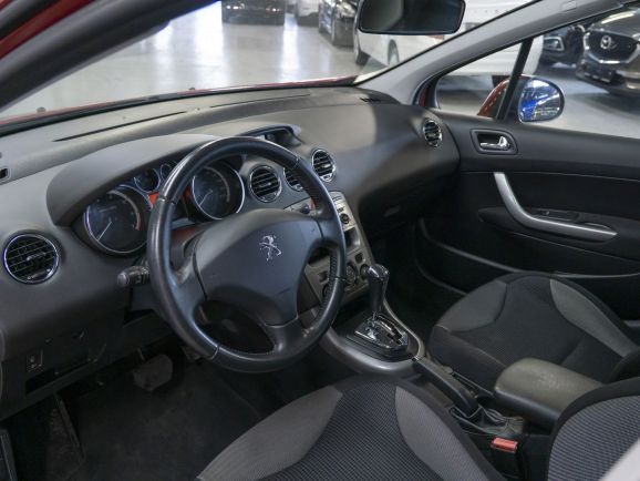 Peugeot 308 Allure, 1.6 л, АТ, 2012 фото 10