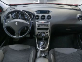 Peugeot 308 Allure, 1.6 л, АКПП, 2012 фото 16
