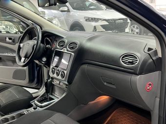 Ford Focus Ghia Special Edition, 1.6 л, АКПП, 2011 фото 17