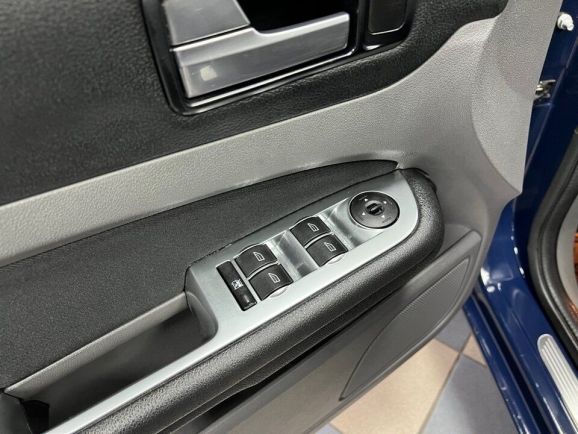 Ford Focus Ghia Special Edition, 1.6 л, АТ, 2011 фото 1