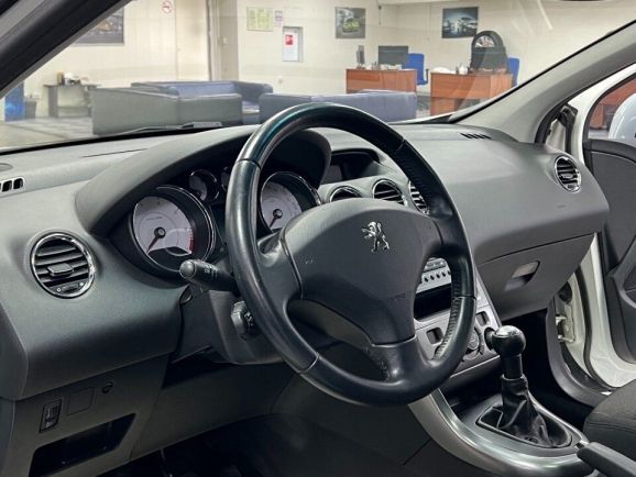 Peugeot 308 Premium Pack, 1.6 л, МТ, 2011 фото 11