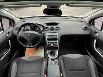 Peugeot 308 Premium Pack, 1.6 л, МКПП, 2011 фото 12