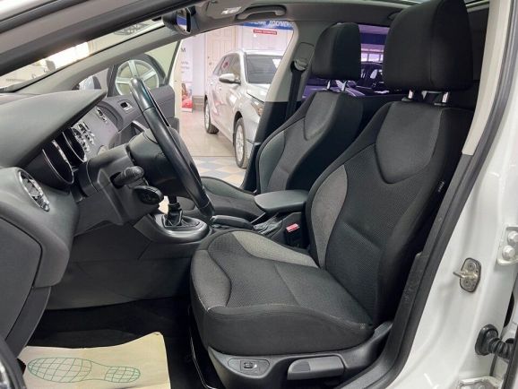 Peugeot 308 Premium Pack, 1.6 л, МТ, 2011 фото 16