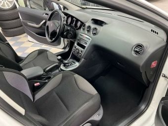 Peugeot 308 Premium Pack, 1.6 л, МКПП, 2011 фото 19