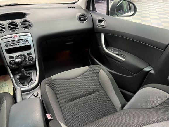 Peugeot 308 Premium Pack, 1.6 л, МТ, 2011 фото 21