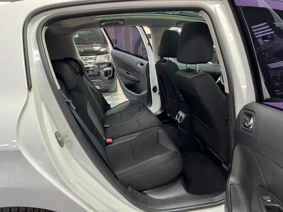 Peugeot 308 Premium Pack, 1.6 л, МТ, 2011 фото 23