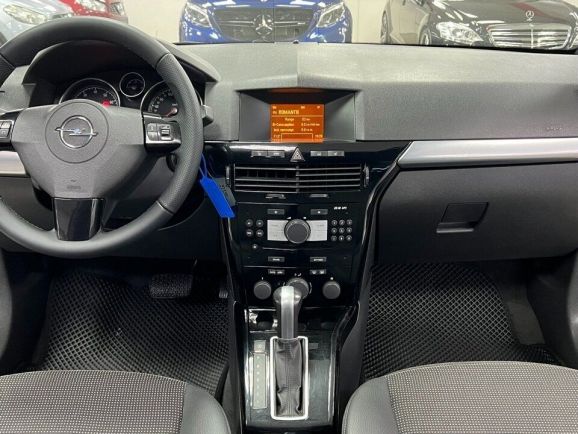 Opel Astra, 1.8 л, АТ, 2010 фото 9