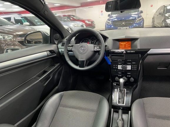 Opel Astra, 1.8 л, АТ, 2010 фото 13