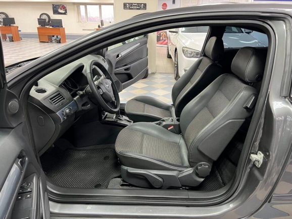 Opel Astra, 1.8 л, АТ, 2010 фото 16