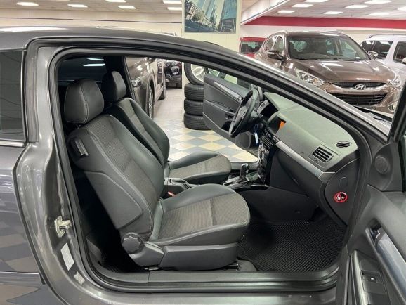 Opel Astra, 1.8 л, АТ, 2010 фото 17